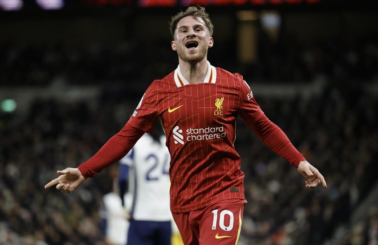 Mac Allister completó el partido, pero su gol no privó al Liverpool de la derrota. Foto: EFE