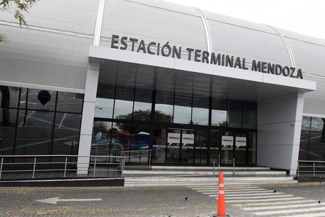 El operativo de la CNRT evitó que un viaje a Viña del Mar saliera con un chofer alcoholizado. El servicio se realizó con reemplazo. El operativo de la CNRT evitó que un viaje a Viña del Mar saliera con un chofer alcoholizado. El servicio se realizó con reemplazo.