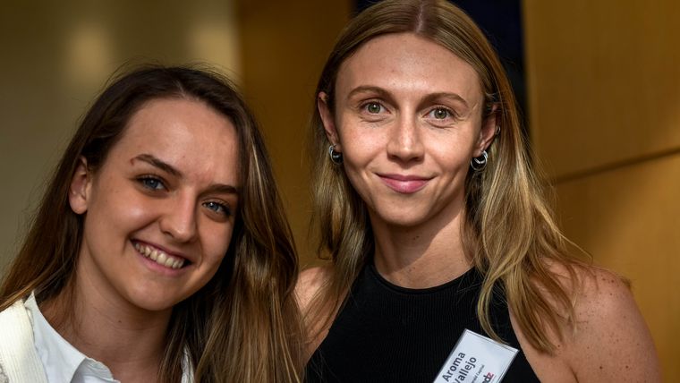 Melany Borgia y Aroma Vallejo. Melany Borgia y Aroma Vallejo.