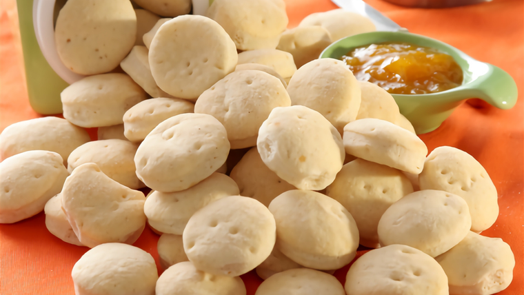 La receta de bizcochitos de grasa se transmite de generación en generación. La receta de bizcochitos de grasa se transmite de generación en generación.