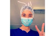 Macarena Piñeda tiene 28 años y lleva seis trabajando en la Posta Central, uno de los recintos de emergencia sanitaria más importantes de Chile. Foto: MACARENA PIÑEDA