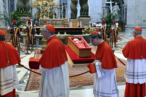 No se sabe cuál de los cardenales se convertirá en el próximo papa. Foto: Efe.