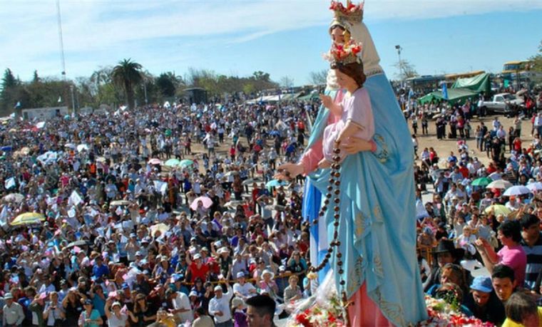 Miles de fieles se acercan cada año a San Nicolás, mientras otros eligen mostrar su fidelidad desde sus comunidades Foto: Conclusión