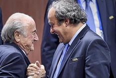 Blatter y Platini fueron suspendidos ocho años por la FIFA en octubre de 2015. Pero después la sanción se redujo a seis en Apelación y rebajada a cuatro solo para el francés por el Tribunal Arbitral del Deporte (TAS). Foto: Archivo Blatter y Platini fueron suspendidos ocho años por la FIFA en octubre de 2015. Pero después la sanción se redujo a seis en Apelación y rebajada a cuatro solo para el francés por el Tribunal Arbitral del Deporte (TAS). Foto: Archivo