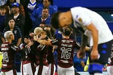 Flamengo goleó a Vélez y tiene un pie en la final de la Libertadores que se disputará en Guayaquil.