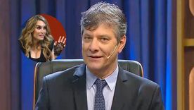 El comunicador aconsejó a la actriz. El comunicador aconsejó a la actriz.