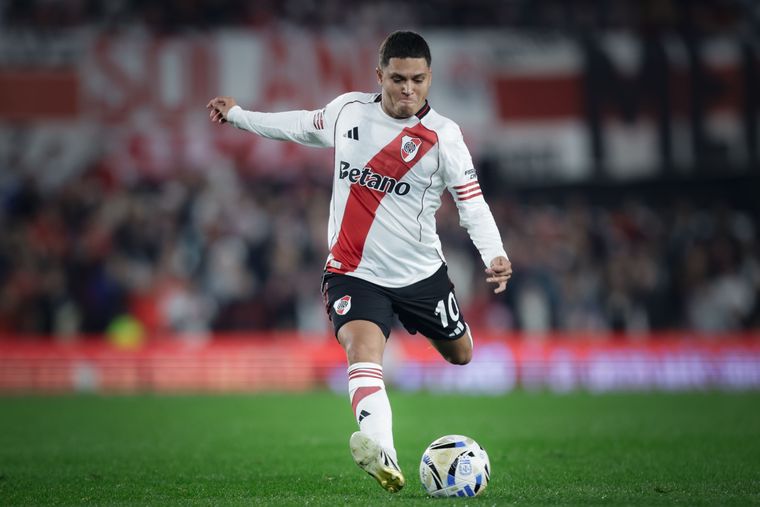 Juan Fernando Quintero volvería a ser titular en un River alternativo.