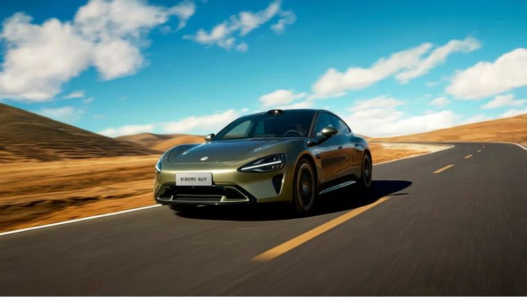 El Xiaomi SU7 crece hasta los 5,2 metros para ofrecer más espacio a los pasajeros. El Xiaomi SU7 crece hasta los 5,2 metros para ofrecer más espacio a los pasajeros.