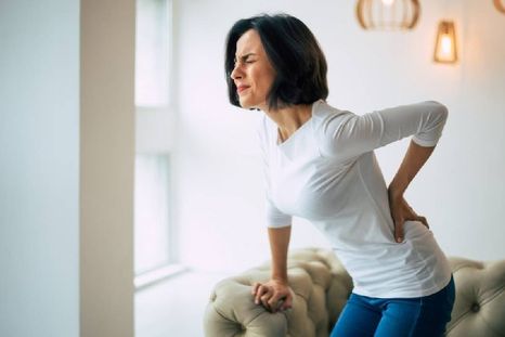Dolor en la espalda, una de las afecciones más frecuentes (Shutterstock). Foto: Archivo