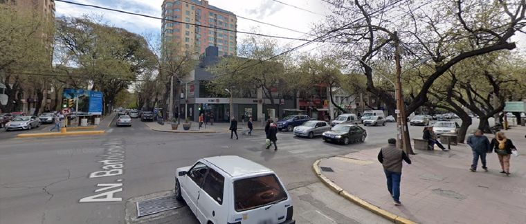 El hombre fue a un cajero del centro y a la salida le robaron todo lo que sacó