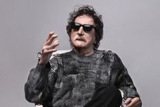 La llamativa razón por la que los fieles seguidores del astro se juntarán en el ingreso de su residencia. La llamativa razón por la que los fieles seguidores del astro se juntarán en el ingreso de su residencia.