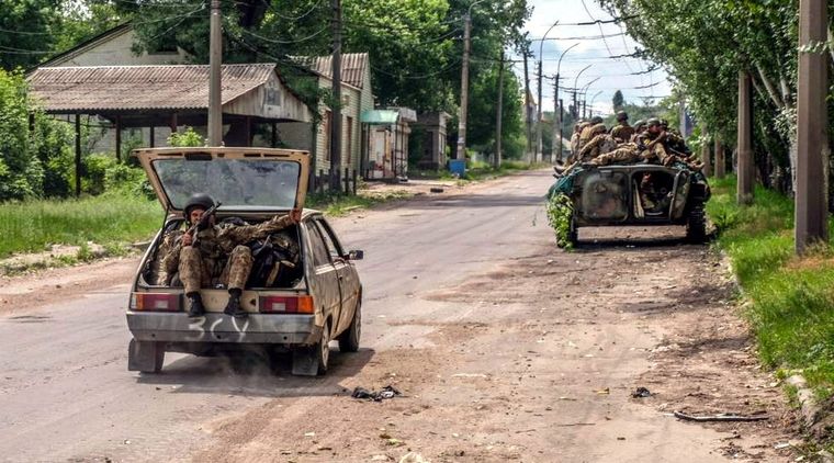 En las calles de la ciudad, hay combates constantes. Foto: TheObjective.