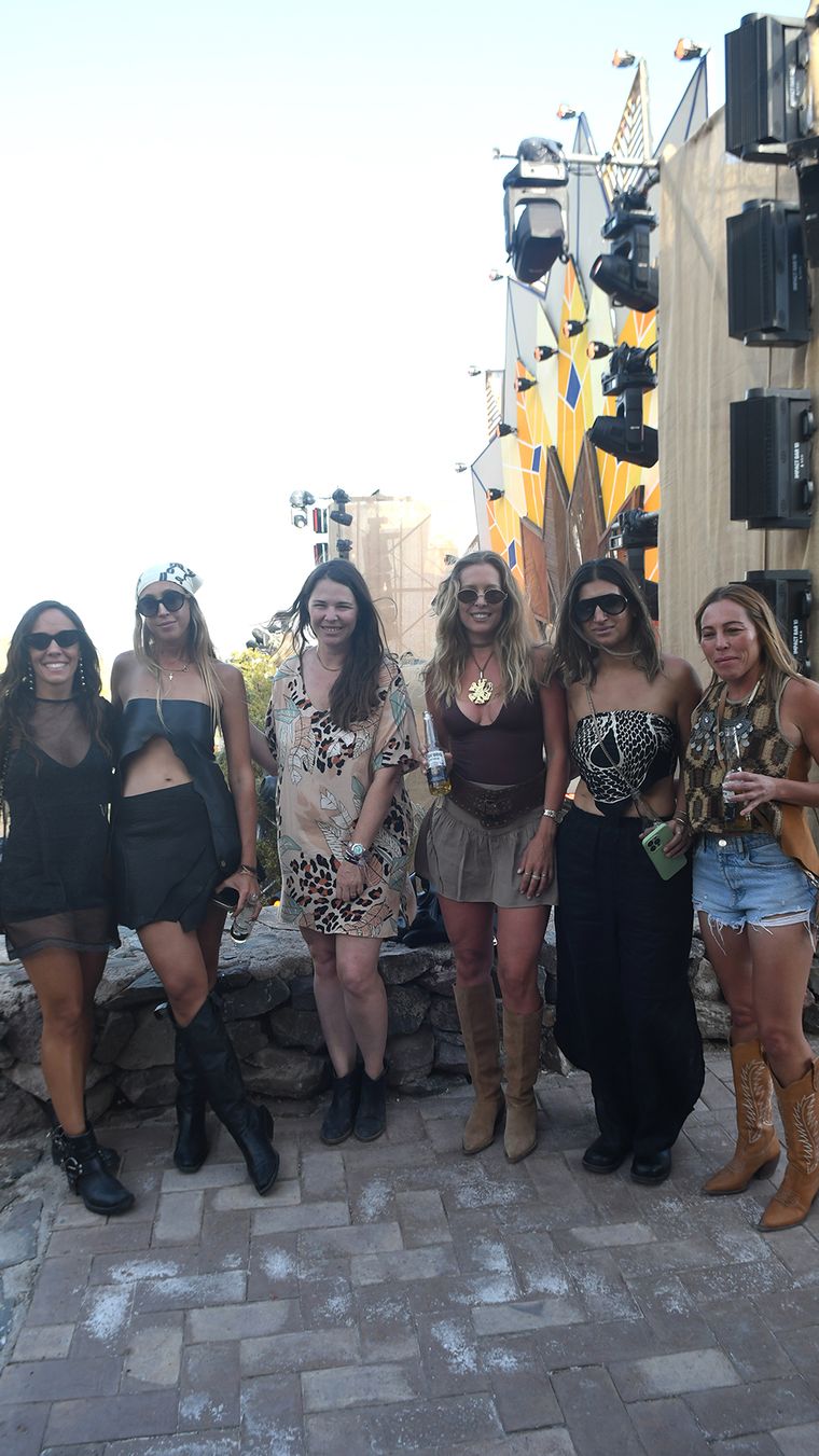 Gisella Vinci, Fernanda Panella, Florencia Arbolave, Clara Palma, Agostina Heras y Laura Boschi. Gisella Vinci, Fernanda Panella, Florencia Arbolave, Clara Palma, Agostina Heras y Laura Boschi.