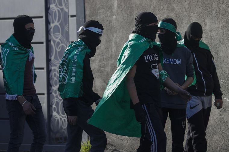 El grupo terrorista Hamás advirtió que asesinarán rehenes Foto: EFE
