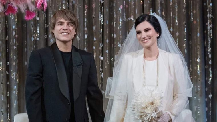 Foto: https://www.lecturas.com/actualidad/laura-pausini-abre-album-mas-intimo-su-boda-paolo-carta-despues-18-anos-juntos_136541