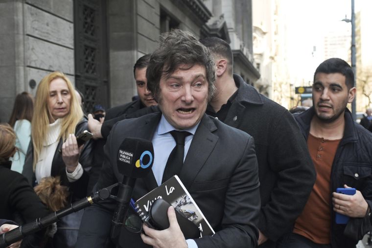 Milei apuntó hacia el modelo de financiamiento de otros candidatos. Foto: Telam