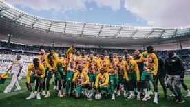 Senegal festejó con la Copa Africana de Naciones antes del amistoso con Perú, aunque la CAF ya se la adjudicó a Marruecos. Senegal festejó con la Copa Africana de Naciones antes del amistoso con Perú, aunque la CAF ya se la adjudicó a Marruecos.