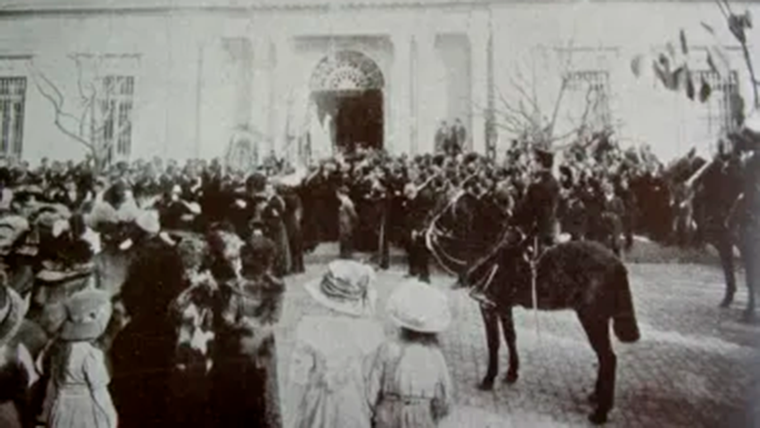 La sociedad mendocina que fue afectada por los hermanos asesinos. La sociedad mendocina que fue afectada por los hermanos asesinos.