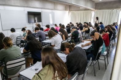 MDZol | Los alumnos de 7º grado en el examen de ingreso a la UNCuyo. Foto: UNCuyo