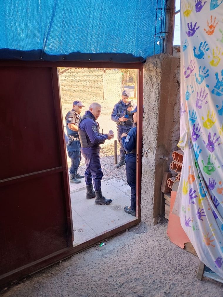 Un delincuente ingresó por la noche y se llevó garrafas y bolsas de ropa de Los Horneritos Foto: Gentileza