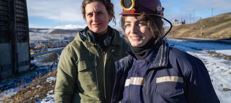 Carlita se enfrenta a un mundo que la rechaza, sin perder la alegría. Foto: Archivo