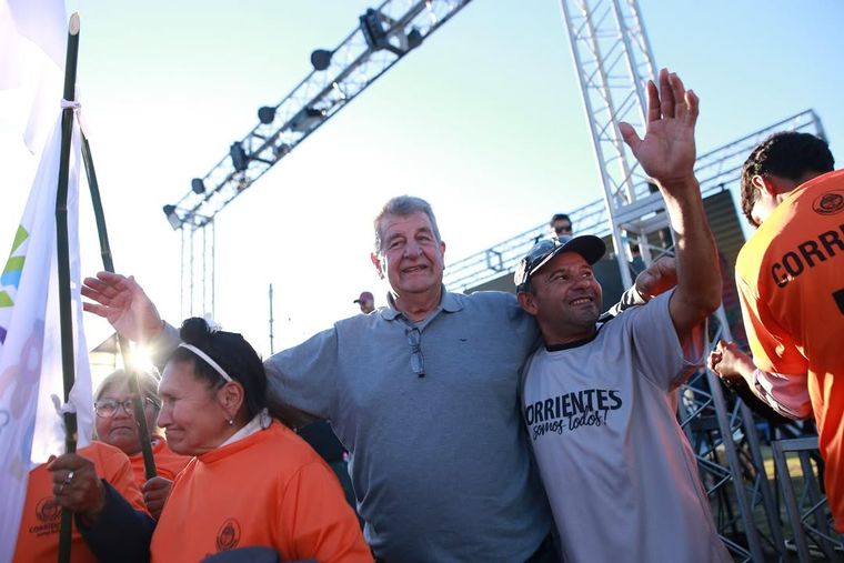 Víctor Cemborain es el intendente que promete viajes de egresados si gana las elecciones.