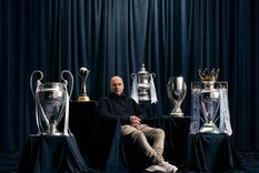 Pep Guardiola se va del Manchester City tras 10 temporadas en el club. Pep Guardiola se va del Manchester City tras 10 temporadas en el club.