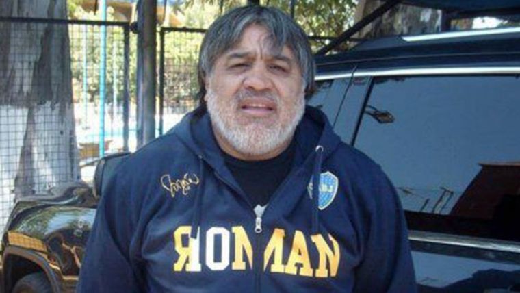 El padre del 10 bancó a Almirón.