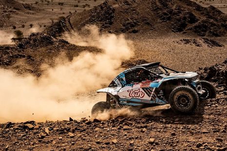 Los argentinos que son grandes candidatos a ganar en el Rally Dakar tras una dura primera semana. Los argentinos que son grandes candidatos a ganar en el Rally Dakar tras una dura primera semana.