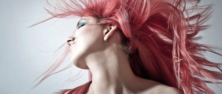 El cabello fino es un tipo de pelo que, aunque no parezca, puede alcanzar volumen si aplicas los productos correctos. Foto: Pixabay - pixabay.com