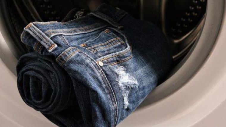 El lavado constante del jean puede dañar su tela Foto: Shutterstock