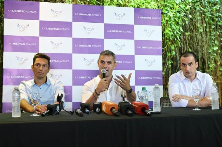 Adrián Nuñez junto al presidente de la Cámara de Diputados, Martín Menem.