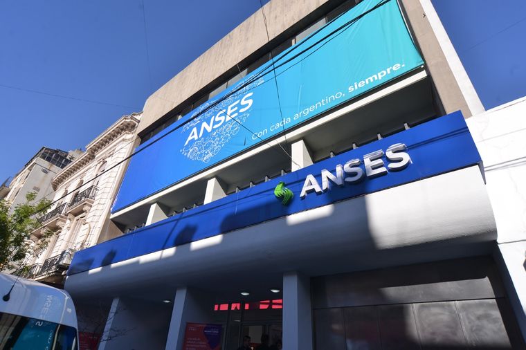 Anses comenzaría a entregar un nuevo IFE de 15.000 pesos en octubre
