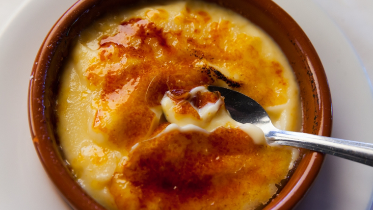 La auténtica receta de crema catalana como en España.