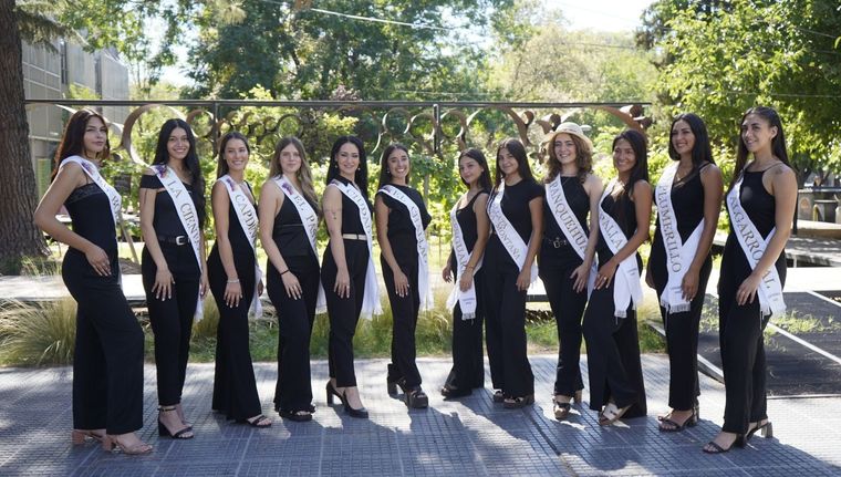 Las doce candidatas a ser la reina de Las Heras. Foto: Municipalidad de Las Heras