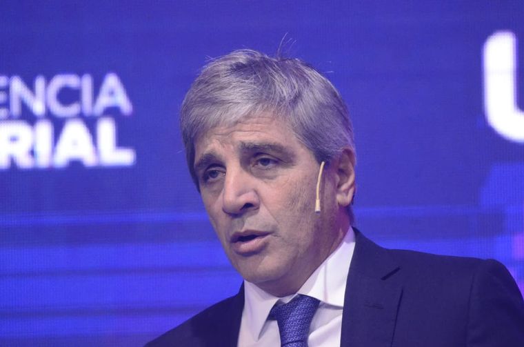 Luis Caputo en la Conferencia de la UIA.