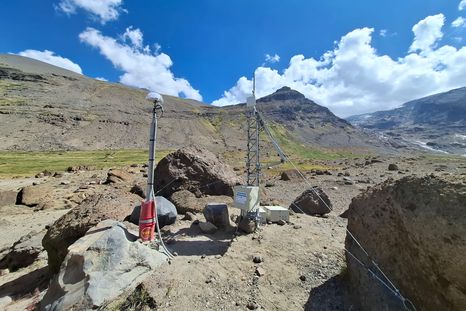 El Observatorio Argentino de Vigilancia Volcánica, incrementó las capacidades de monitoreo y alerta temprana en Mendoza. El Observatorio Argentino de Vigilancia Volcánica, incrementó las capacidades de monitoreo y alerta temprana en Mendoza.