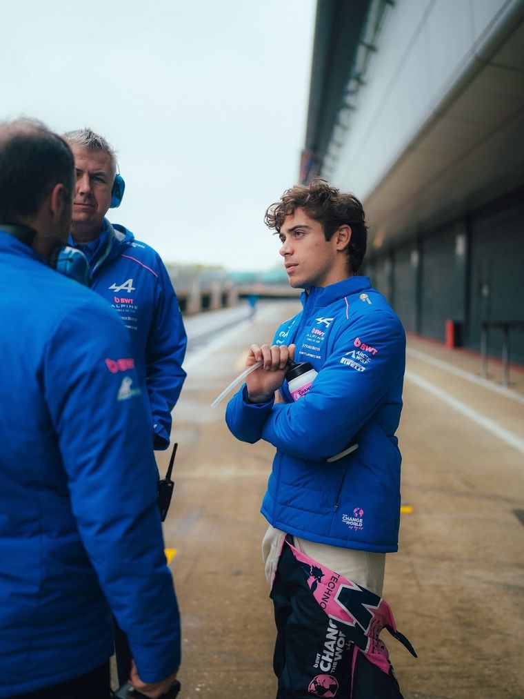 Franco Colapinto durante el filming day en Silverstone. Franco Colapinto durante el filming day en Silverstone.