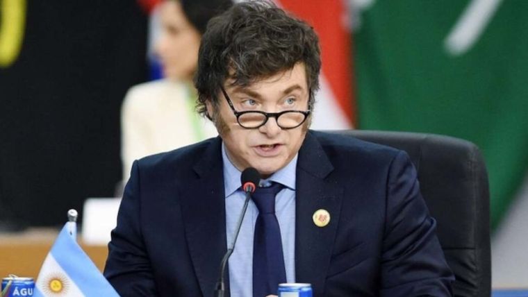 El presidente Javier Milei avanza con su programa de estabilización de la economía, pero el Congreso sancionó un aumento de jubilaciones con costo fiscal. El presidente Javier Milei avanza con su programa de estabilización de la economía, pero el Congreso sancionó un aumento de jubilaciones con costo fiscal.