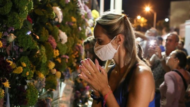 Los familiares se aferran a la esperanza de que aún puedan hallarse sobrevivientes. Foto: REUTERS