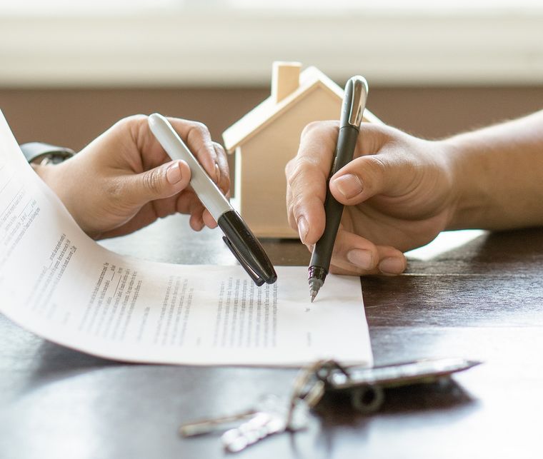 Una inmobiliaria quedó en el centro de la polémica por querer aumento mensual. Foto: Shutterstock Foto: Shutterstock