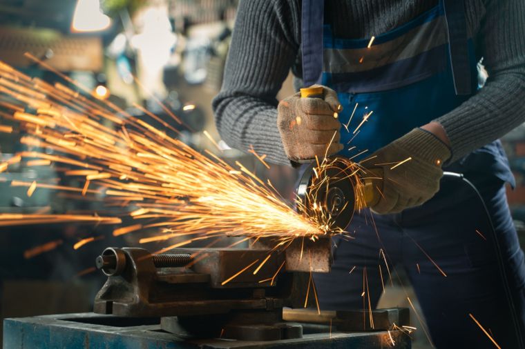 Empresarios pyme advierten que podrían cerrar alrededor de 25.000 empresas el año próximo si no se implementan políticas que fomenten la producción local. Foto: Shutterstock