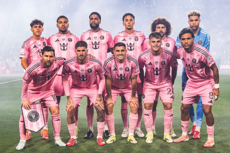 Inter Miami, que viene de ganar el clásico ante Orlando City, visitó este jueves la Casa Blanca con la presencia de Lionel Messi. Inter Miami, que viene de ganar el clásico ante Orlando City, visitó este jueves la Casa Blanca con la presencia de Lionel Messi.