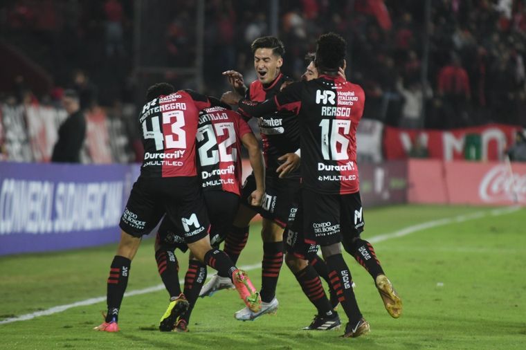 Newells gana en Rosario. Foto: @Newells