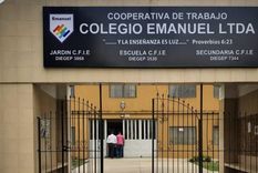 Un alumno ingresó con un elemento compatible con un arma a una escuela de La Plata, generando alarma.