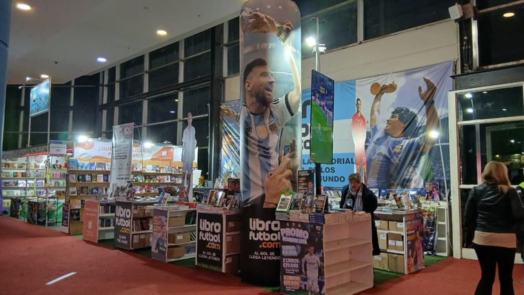 LibrosFútbol estuvo presente en la Feria del Libro. LibrosFútbol estuvo presente en la Feria del Libro.