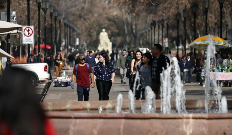 Santiago de Chile Santiago de Chile, por ejemplo, vive temperaturas primaverales. Foto: Efe.