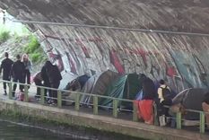 Polémica por el desalojo de personas sin techo de las calles de París a días del inicio de los Juegos Olímpicos. Foto: Captura de video Polémica por el desalojo de personas sin techo de las calles de París a días del inicio de los Juegos Olímpicos. Foto: Captura de video