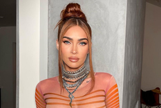 Megan Fox posa con un vestido de transparencias y deja una curiosa advertencia Megan Fox es una actriz y modelo estadounidense. Foto: Instagram @meganfox