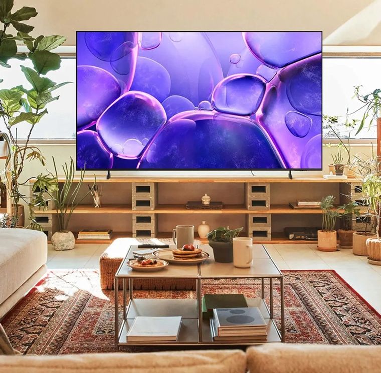 El panel 4K UHD de Samsung ofrece cuatro veces más píxeles que un Full HD, con escenas más reales en películas, series y partidos. El panel 4K UHD de Samsung ofrece cuatro veces más píxeles que un Full HD, con escenas más reales en películas, series y partidos.